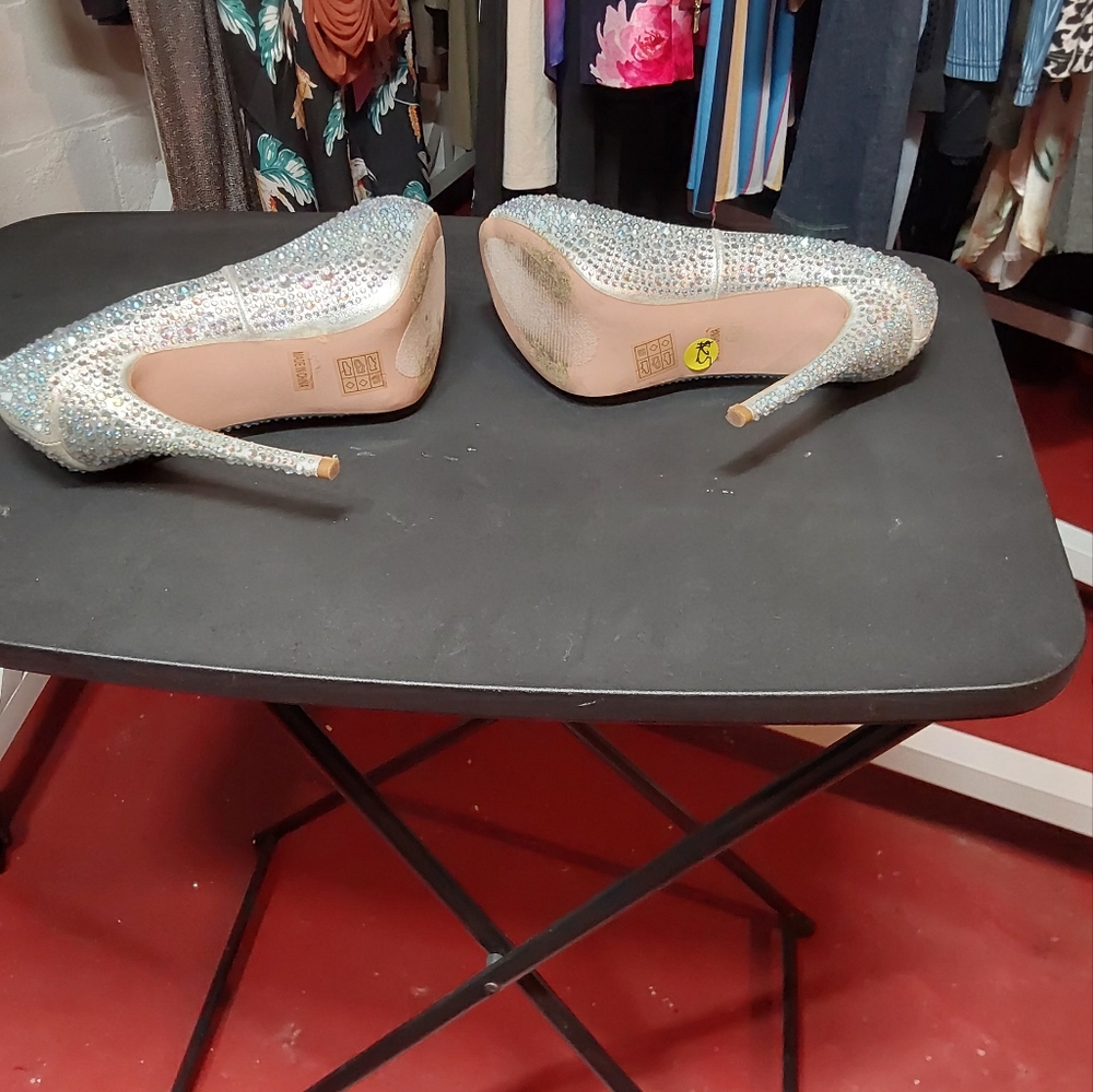 Womens Pumps - Picture 4 of 5